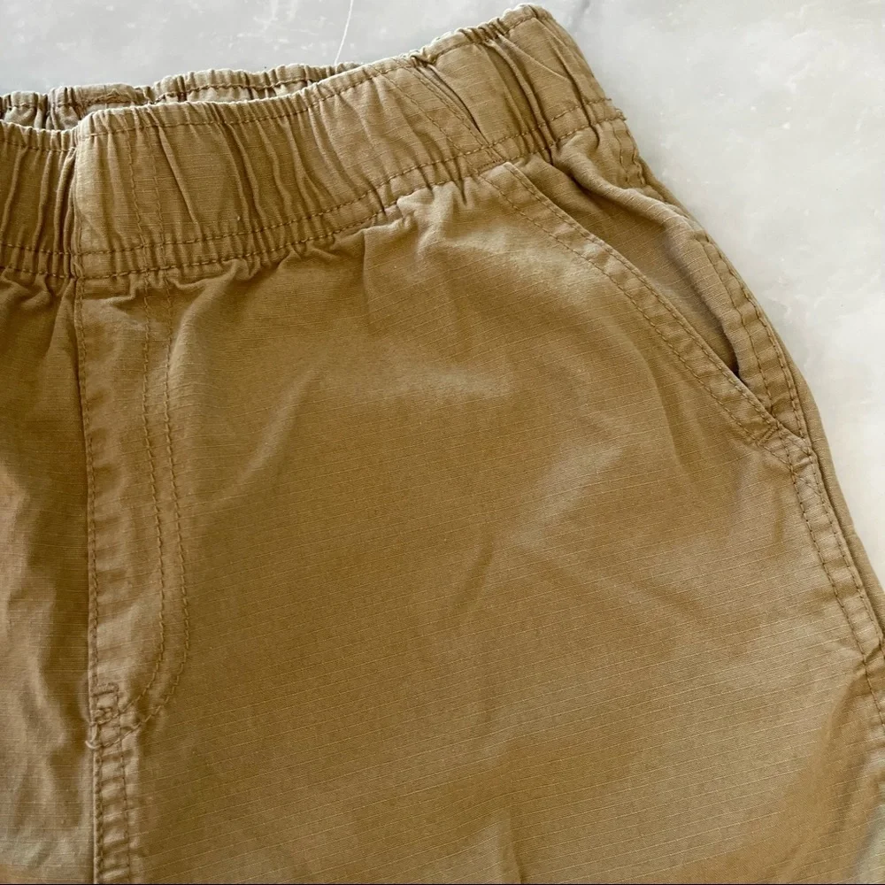 The Childrens Place Boy Cargo Shorts. 12